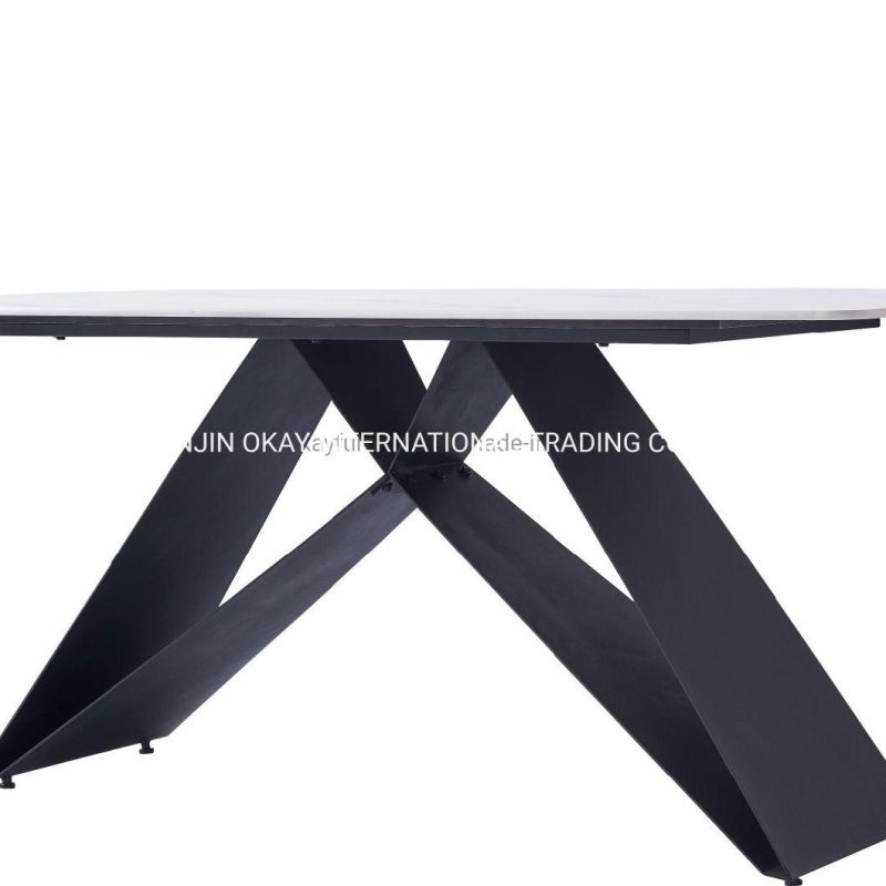 Simple North Euro Style Wooden Finish Metal Frame Indoor Dining Table