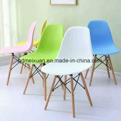 Cheap Colored Popular Plastic Chairs with Wooden Legs (M-X1813)