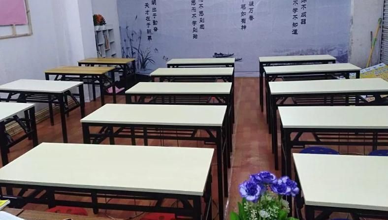 2019 New Fashion Customized Popular Furniture Rock Gaming Computer Dining Table