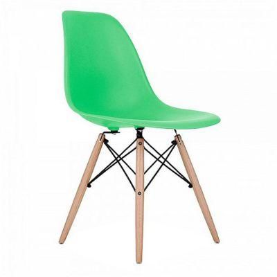 High-Quality Dining Room Industrial Style Chairs Wooden Folding Chairs Space Saving for Restaurant and Home