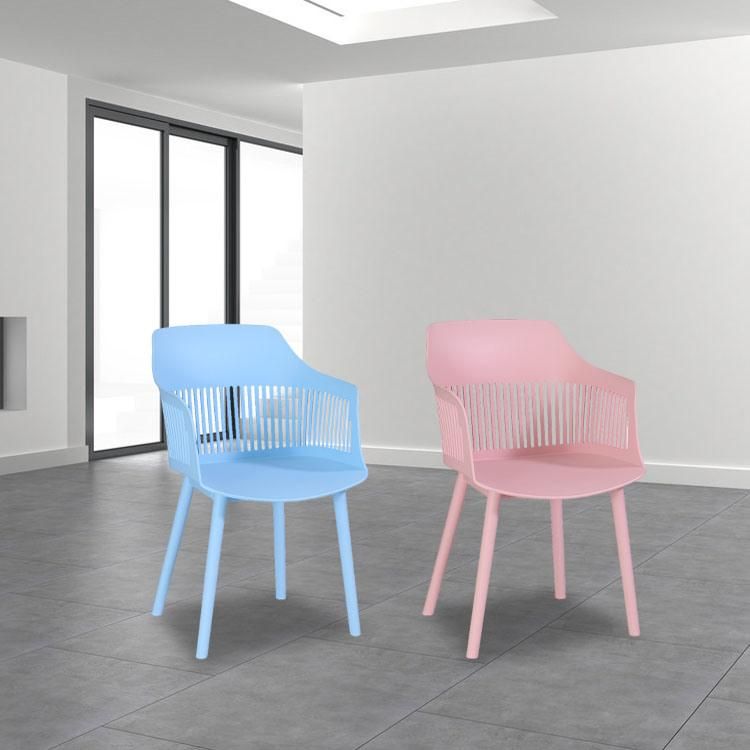 Factory Price Nordic Style Plastic Material PP Dining Chair with Armrest Cafe Chair for Home