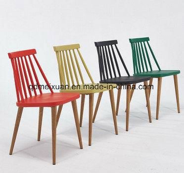 Contracted and Contemporary American Windsor Chair Plastic Chair Recreational Chair The Fashion Chair Office Chair Chair Meetings (M-X3818)