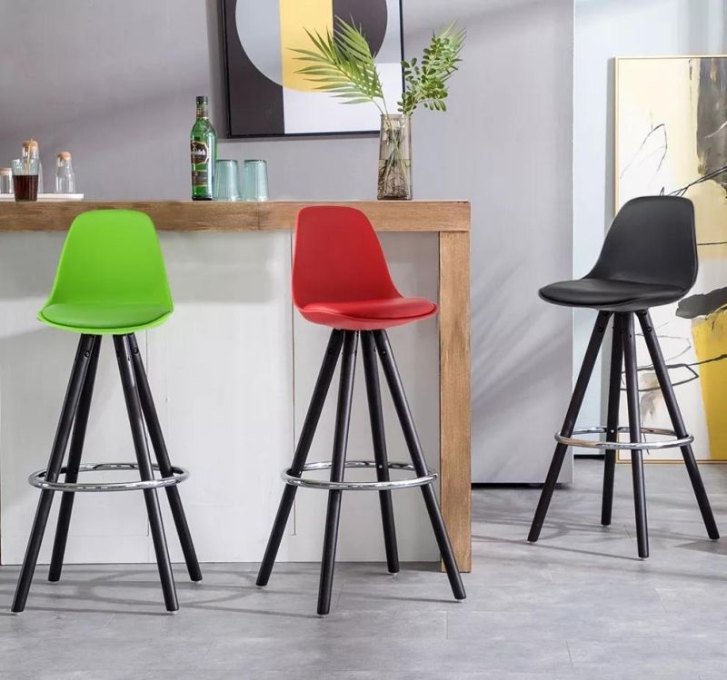 Cheap Modern Design Simple Kitchen PP Plastic Seat Factory Direct Wooden Leg Design Bar High Chair with Foam Cushion Footrest