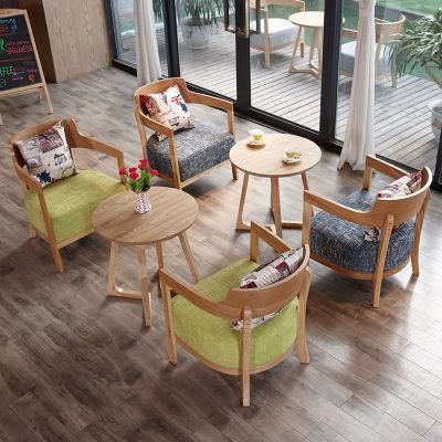 Round or Square Shaped Wood Western Restaurant Furniture Cafe Bar Milk Tea Shop Wooden Table Solid Wood Table for Coffee Shop and Bars