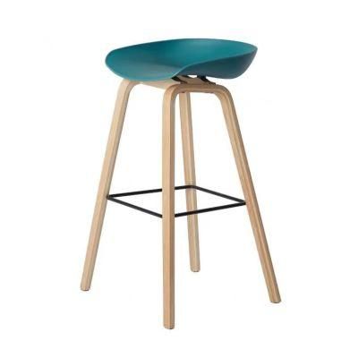 Coffee Shop Nordic Design Bar Stool with PP Seat
